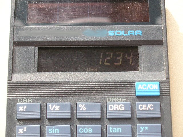 Datei:Polfilter Taschenrechner.jpg