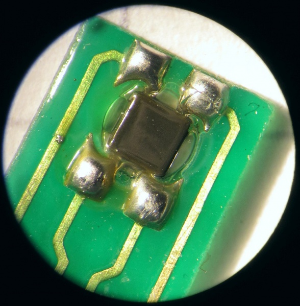 Datei:Hall sensor square van der Pauw Geometry.jpg
