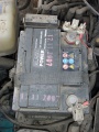 Auto-Starterbatterie eingebaut.jpg