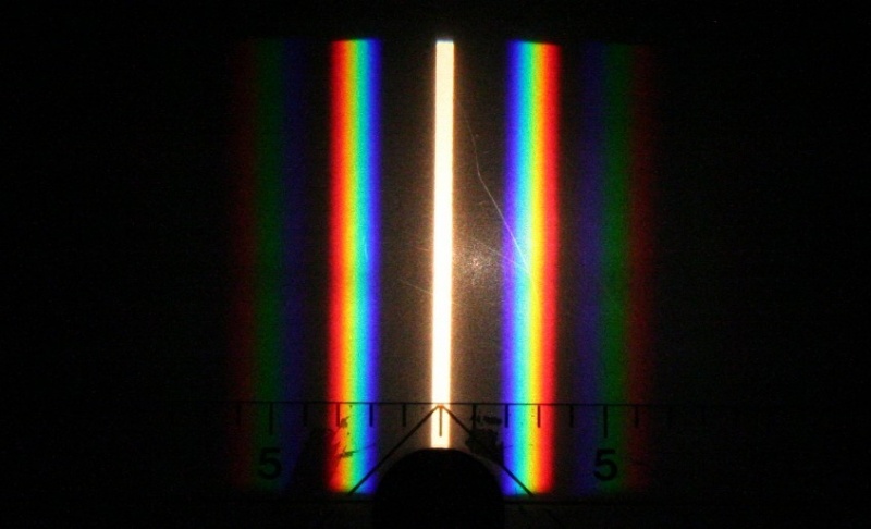 Datei:Gitter Messung 80pro mm 60cm Spalt mittel.jpg