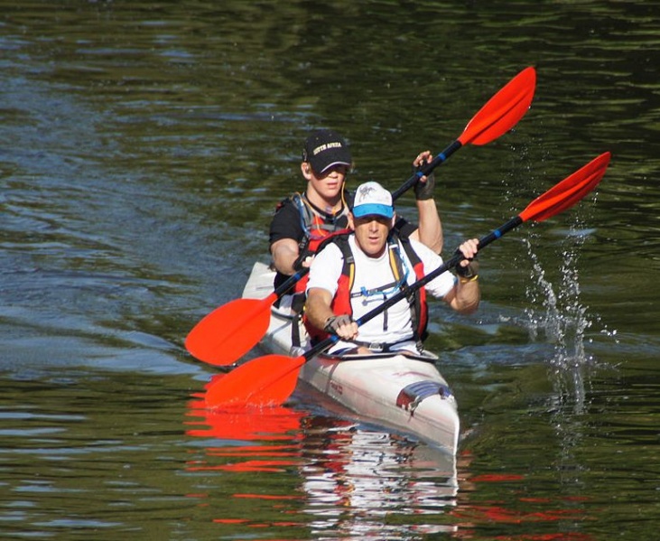 Datei:Kanu Fahren.jpg