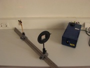 Lichtbeugung Gitter Aufbau.jpg