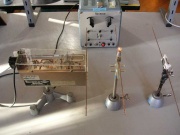 Mikrowelle Sender Empfänger Reflektor.jpg